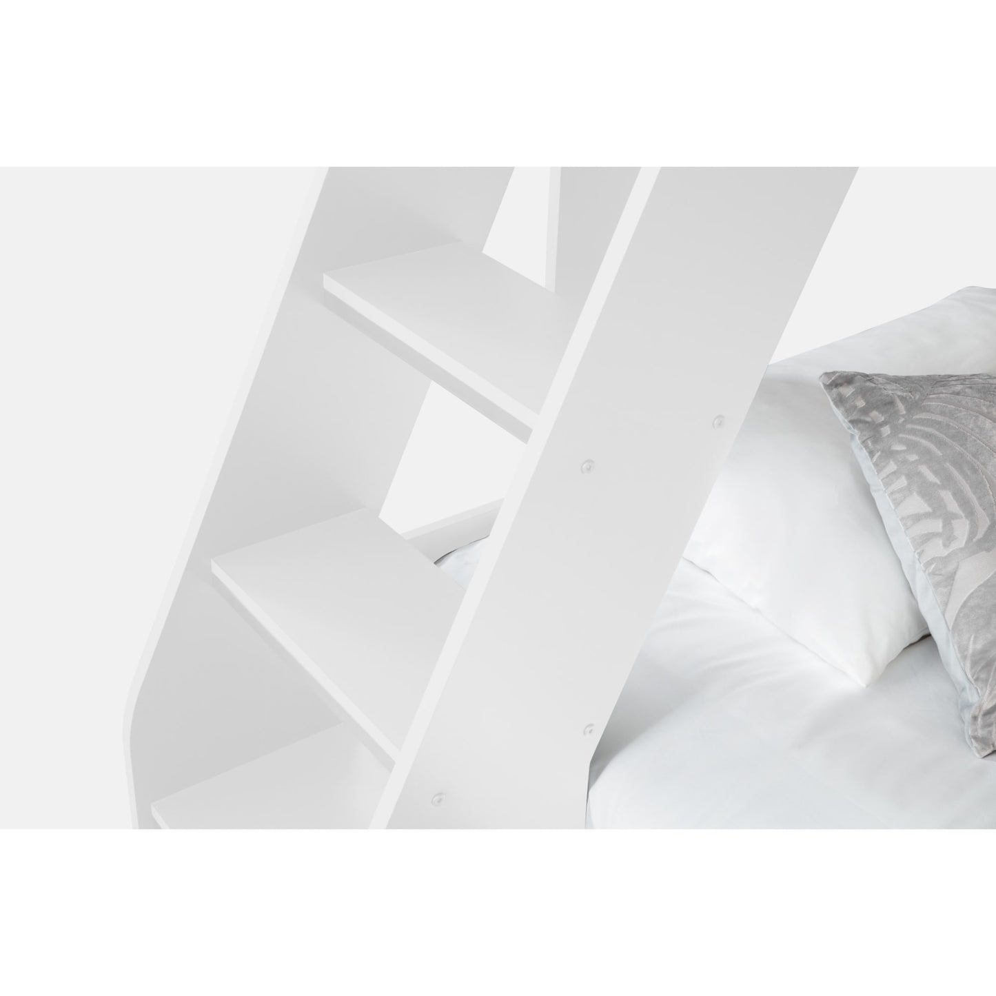 Domino Triple Sleeper