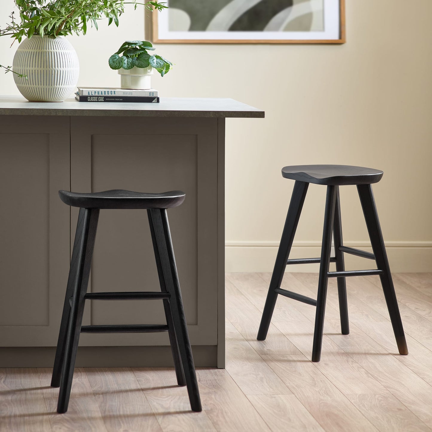 Mulu Black Bar Stool