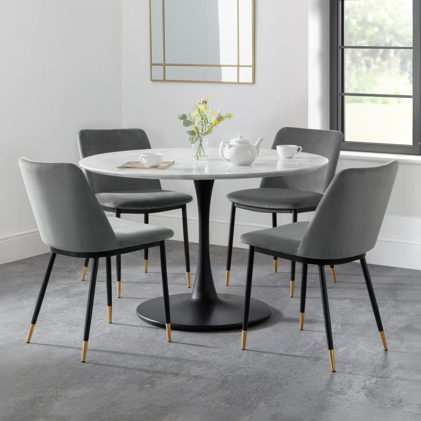 Holland Round Pedestal Table
