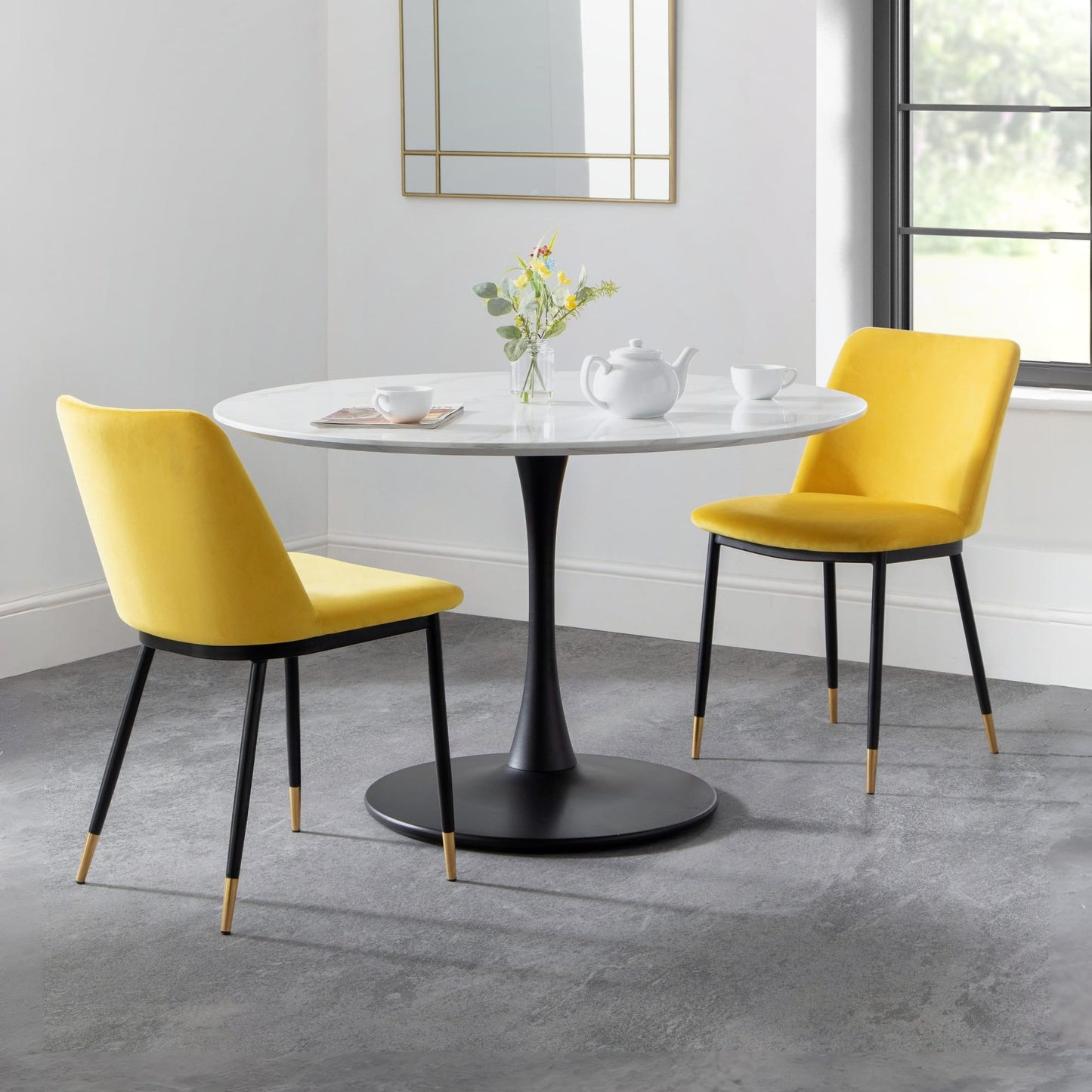 Holland Round Pedestal Table
