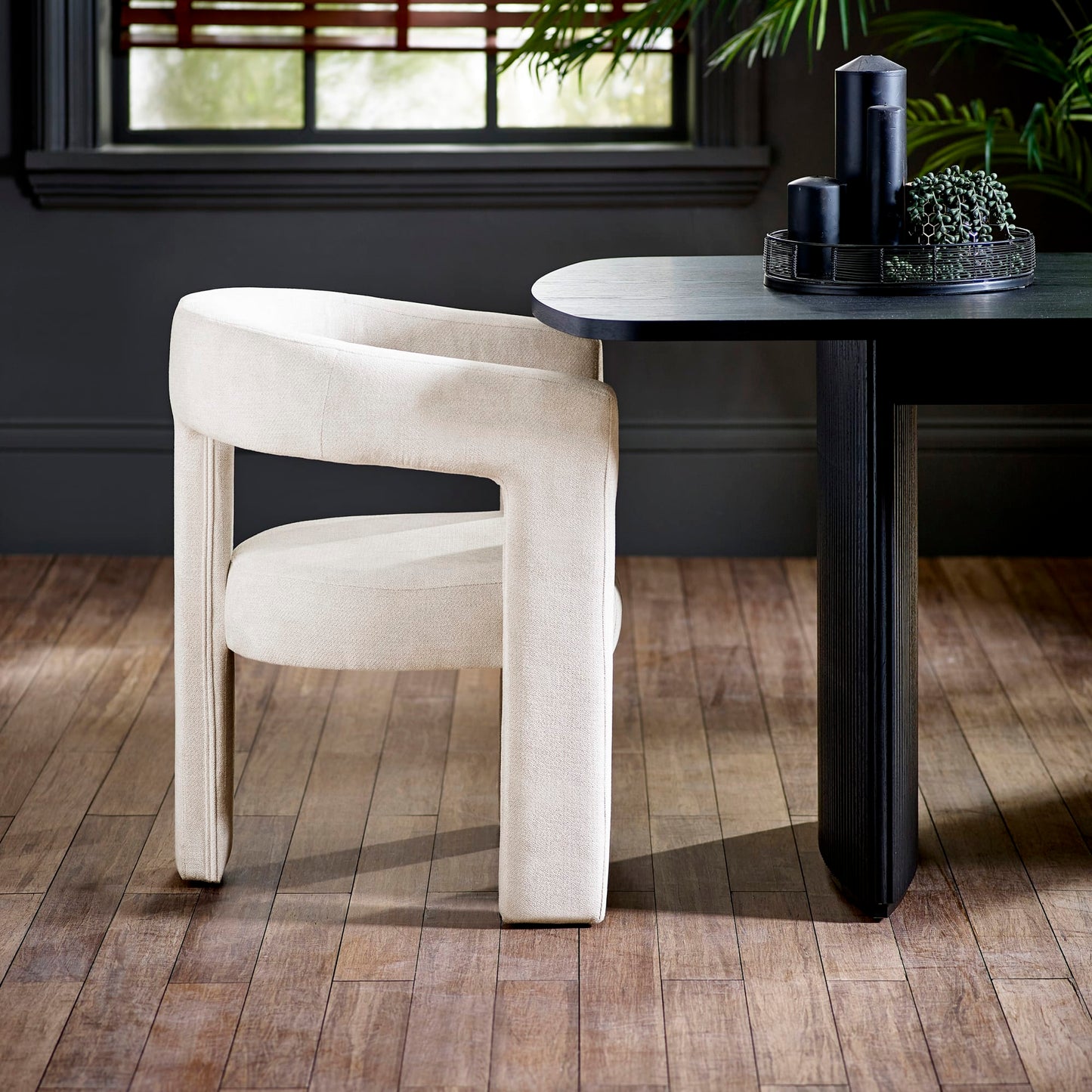 Elara Chair