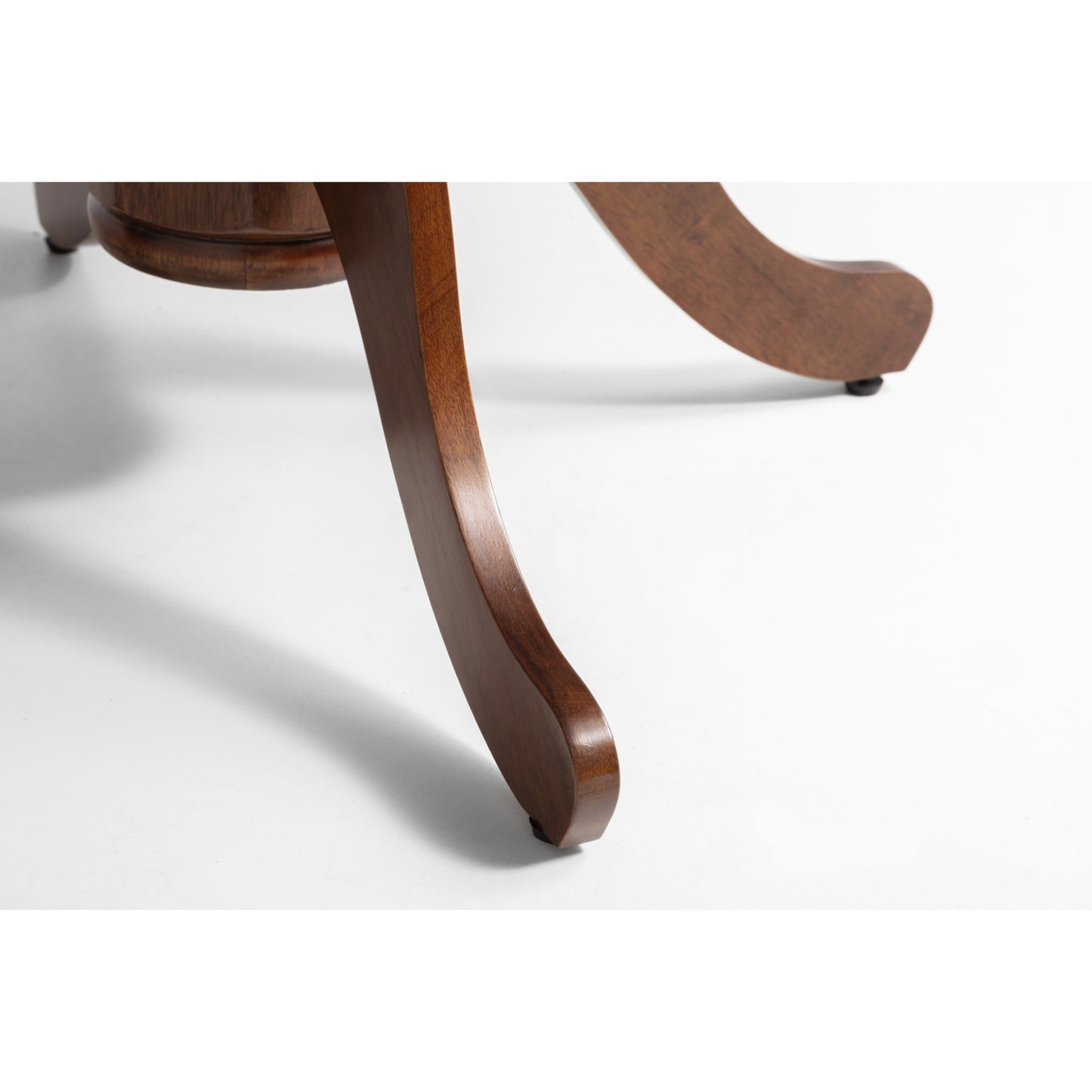 Canterbury Round To Oval Extending Table