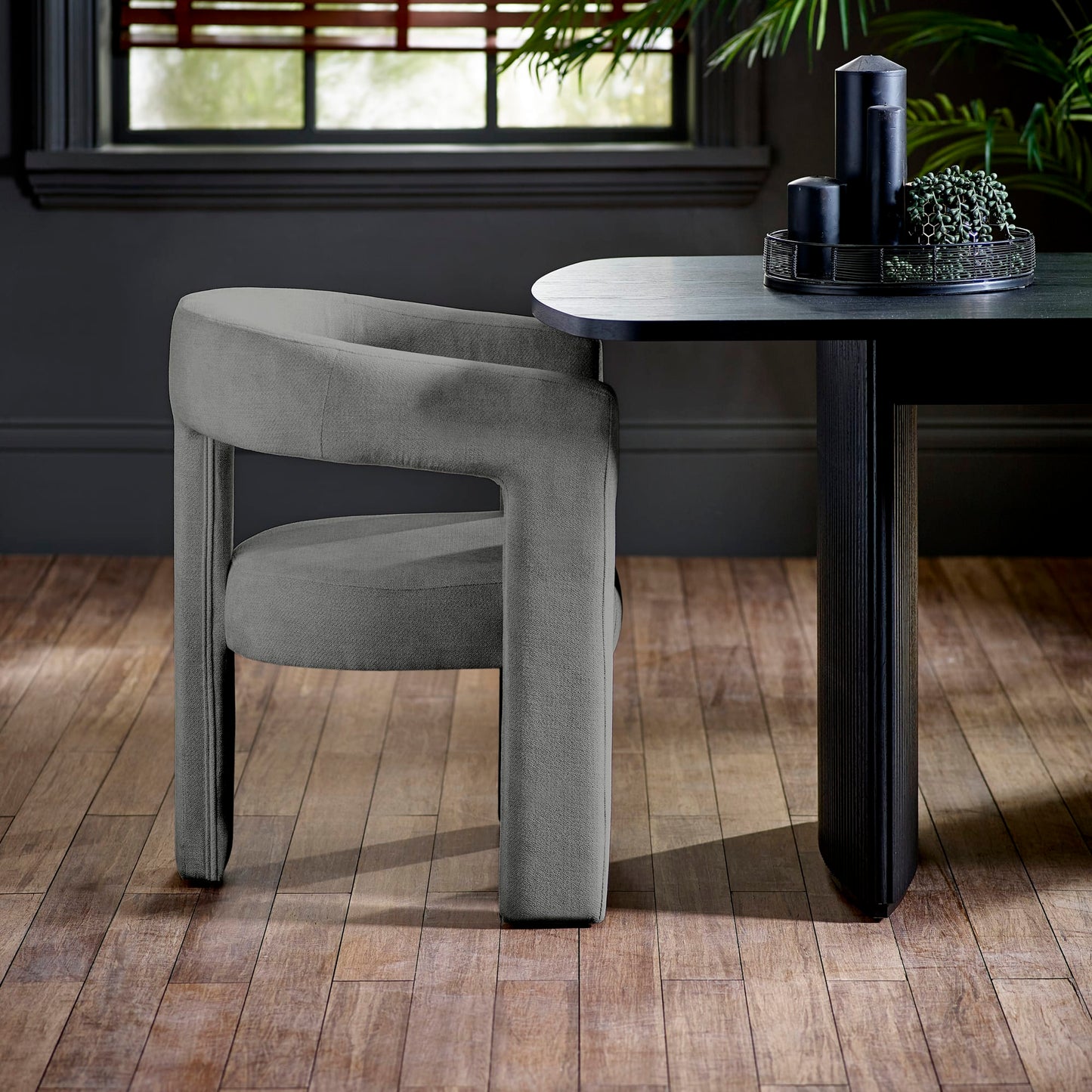 Elara Chair