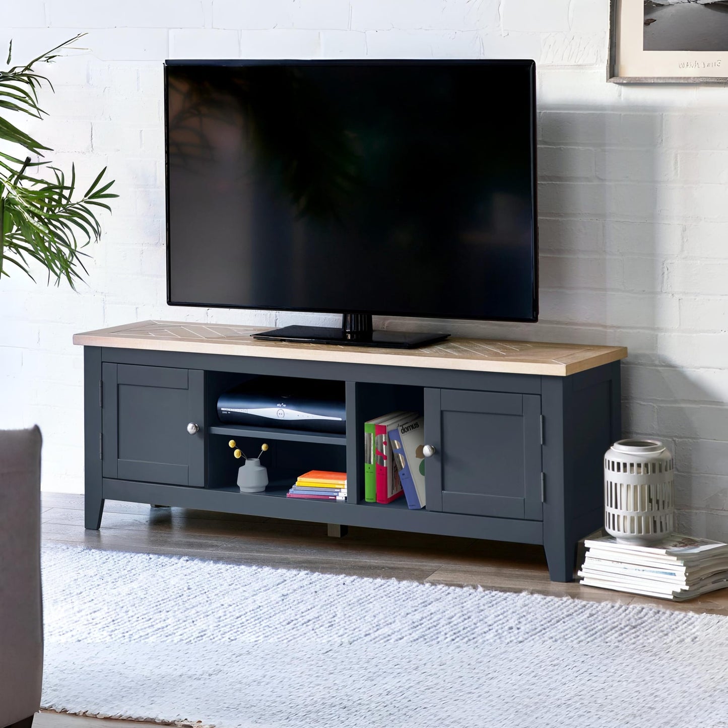 Bordeaux Tv Unit